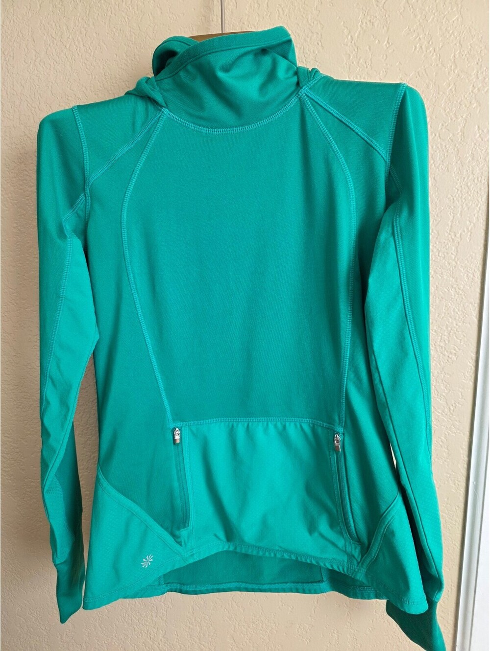Athleta Plush Tech Pullover Hoodie with Zip Pockets Size Small